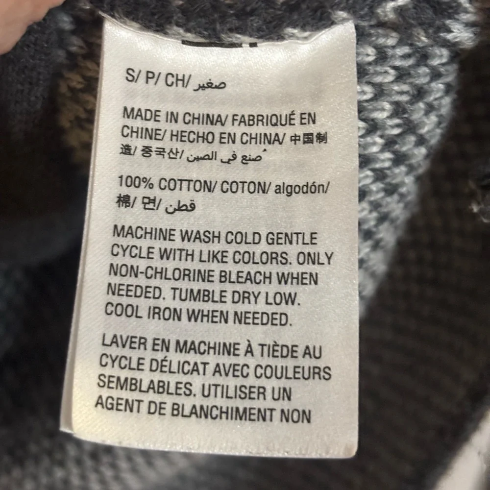 EUC American Rag Mens Cotton Knit Cardigan in shades of grey size Small